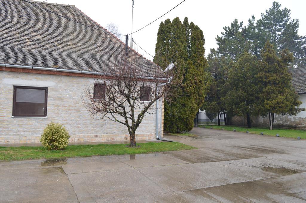 Bezdan Guesthouse Екстериор снимка